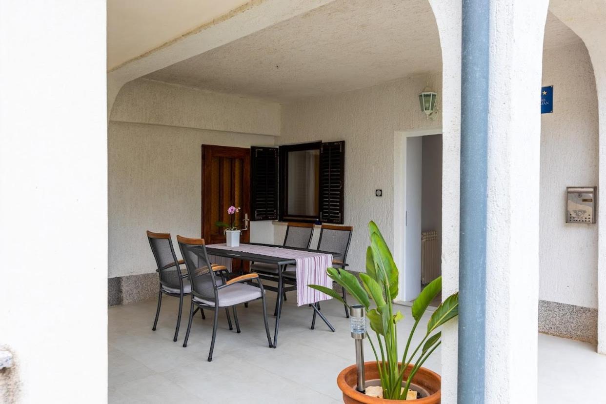 Anton Apartment Punat